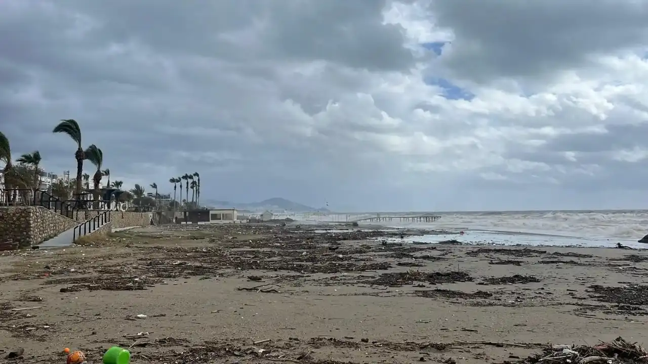Fırtına Alanya’yı Savaş Alanına Çevirdi 6